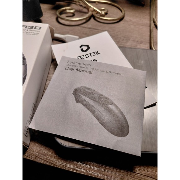 DESTEK V5 VR Smartphone Virtual Reality Headset with Wireless Remote & Gamepad - Picture 5 of 5